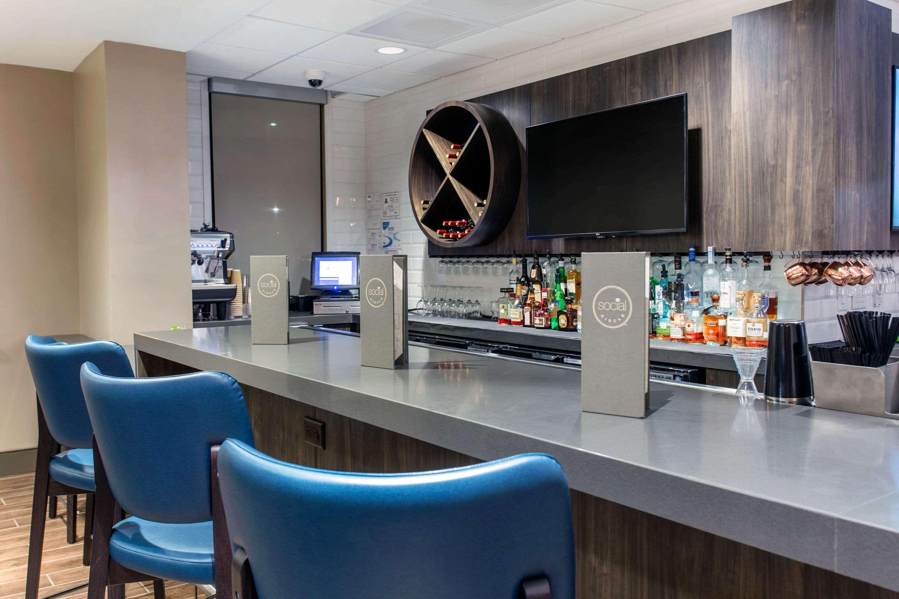 The Lodge At Duke Medical Center Дърам Екстериор снимка