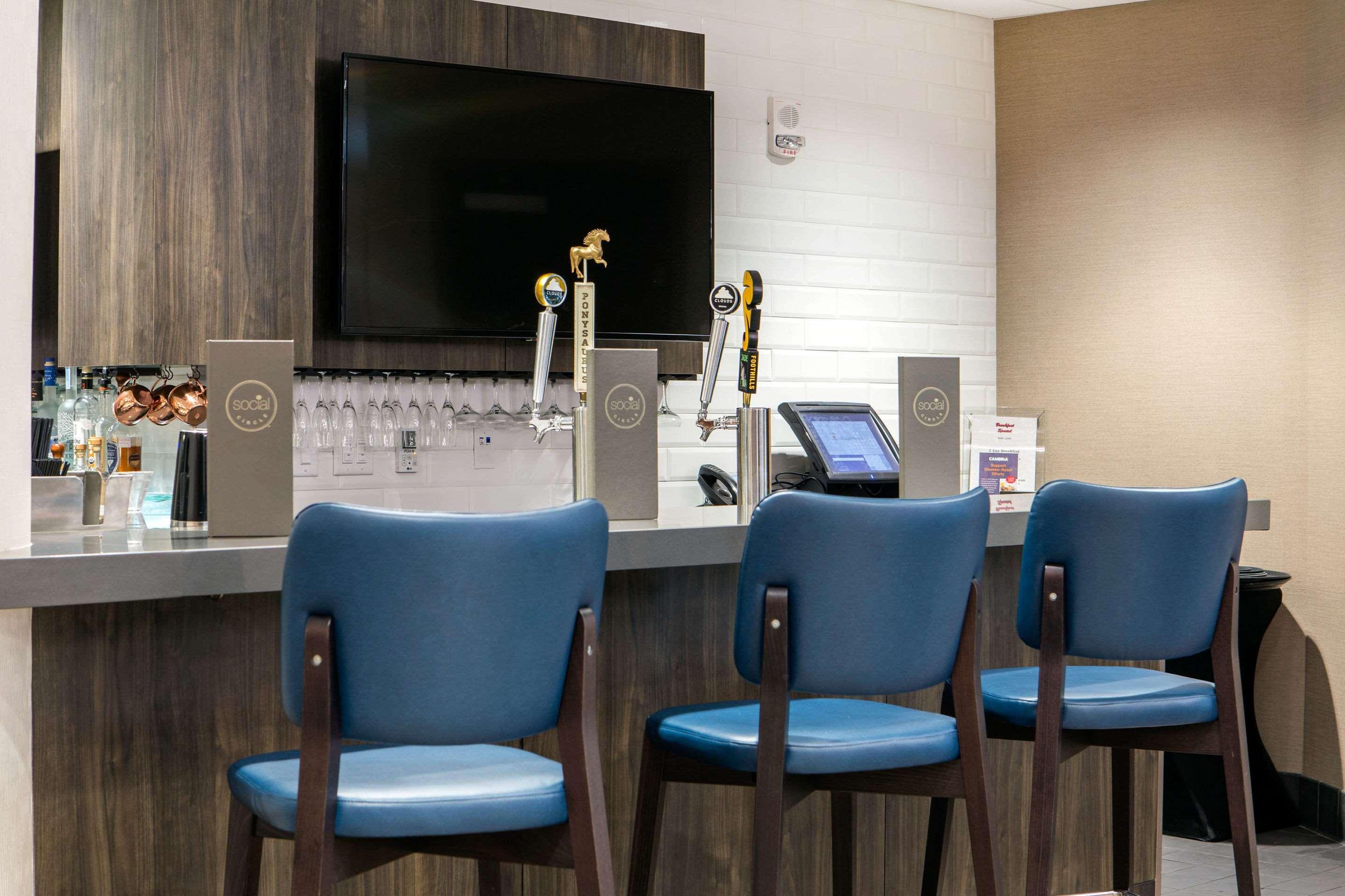 The Lodge At Duke Medical Center Дърам Екстериор снимка