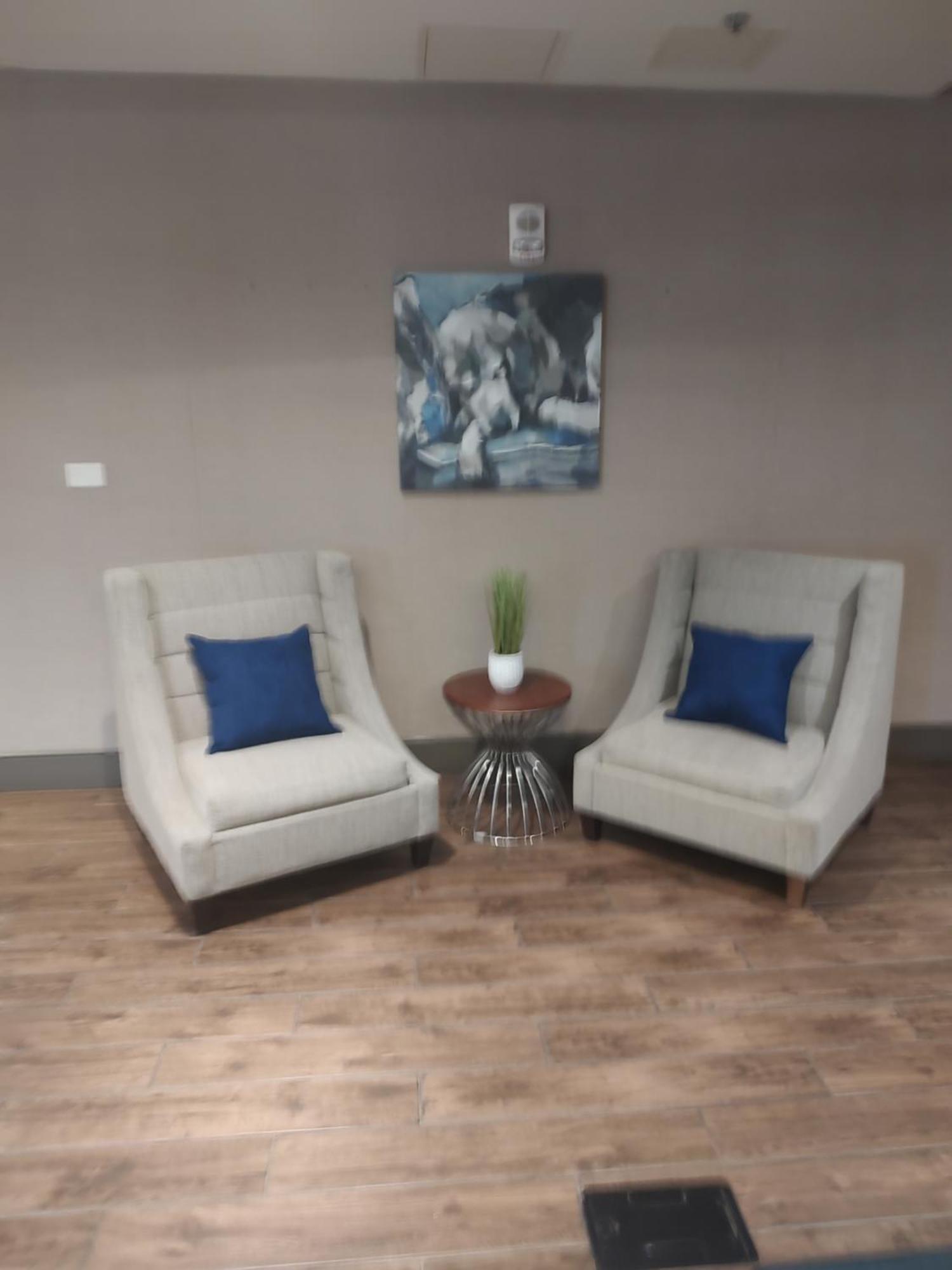 The Lodge At Duke Medical Center Дърам Екстериор снимка